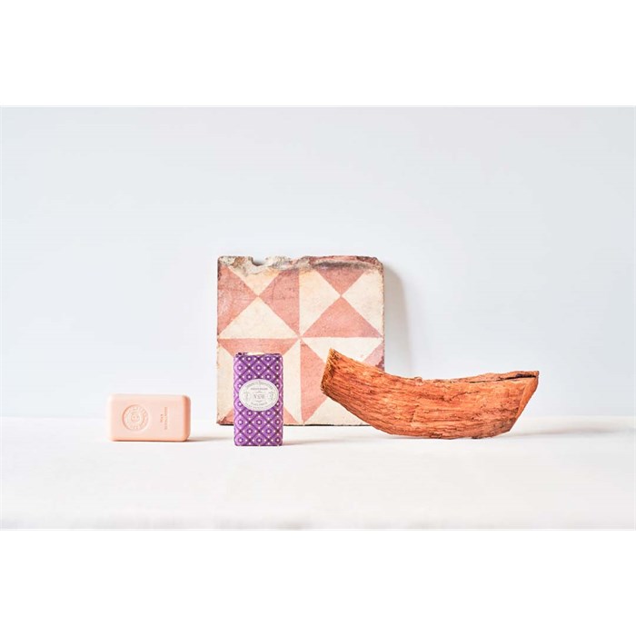 8741 Pear Sandalwood Wax Sealed Soap