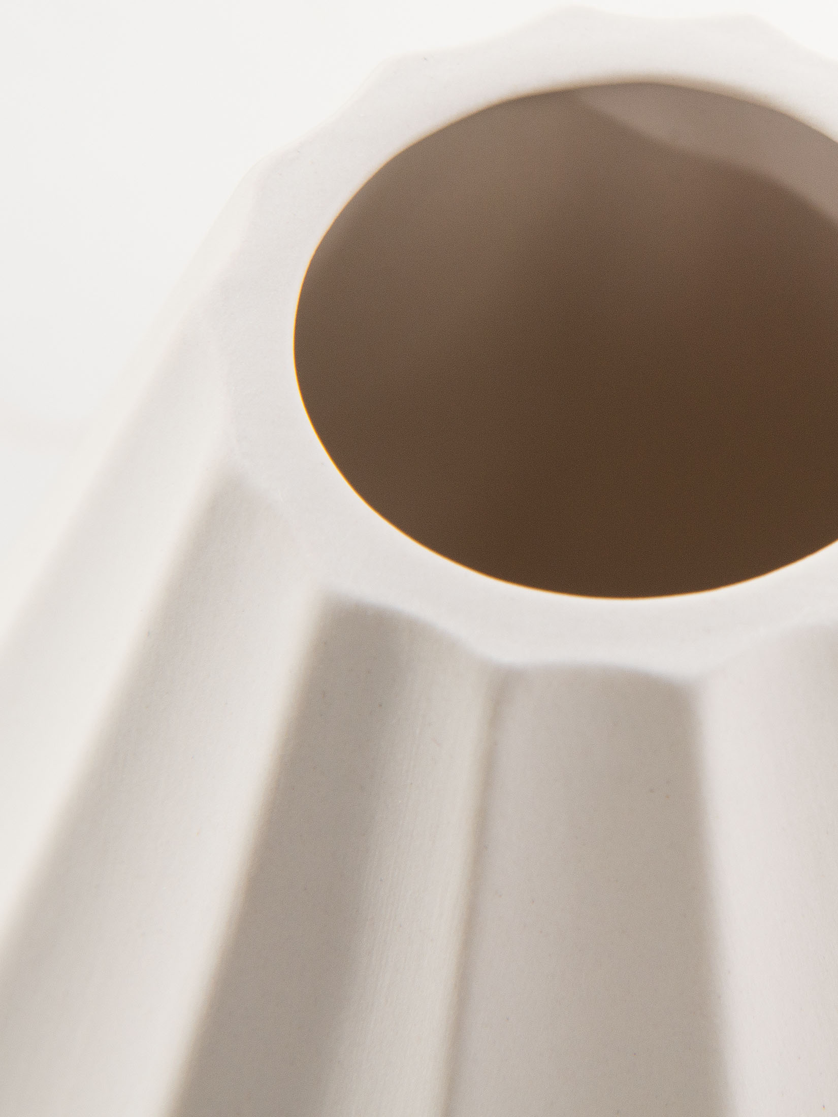 Cunardo Vase, Mattweiss