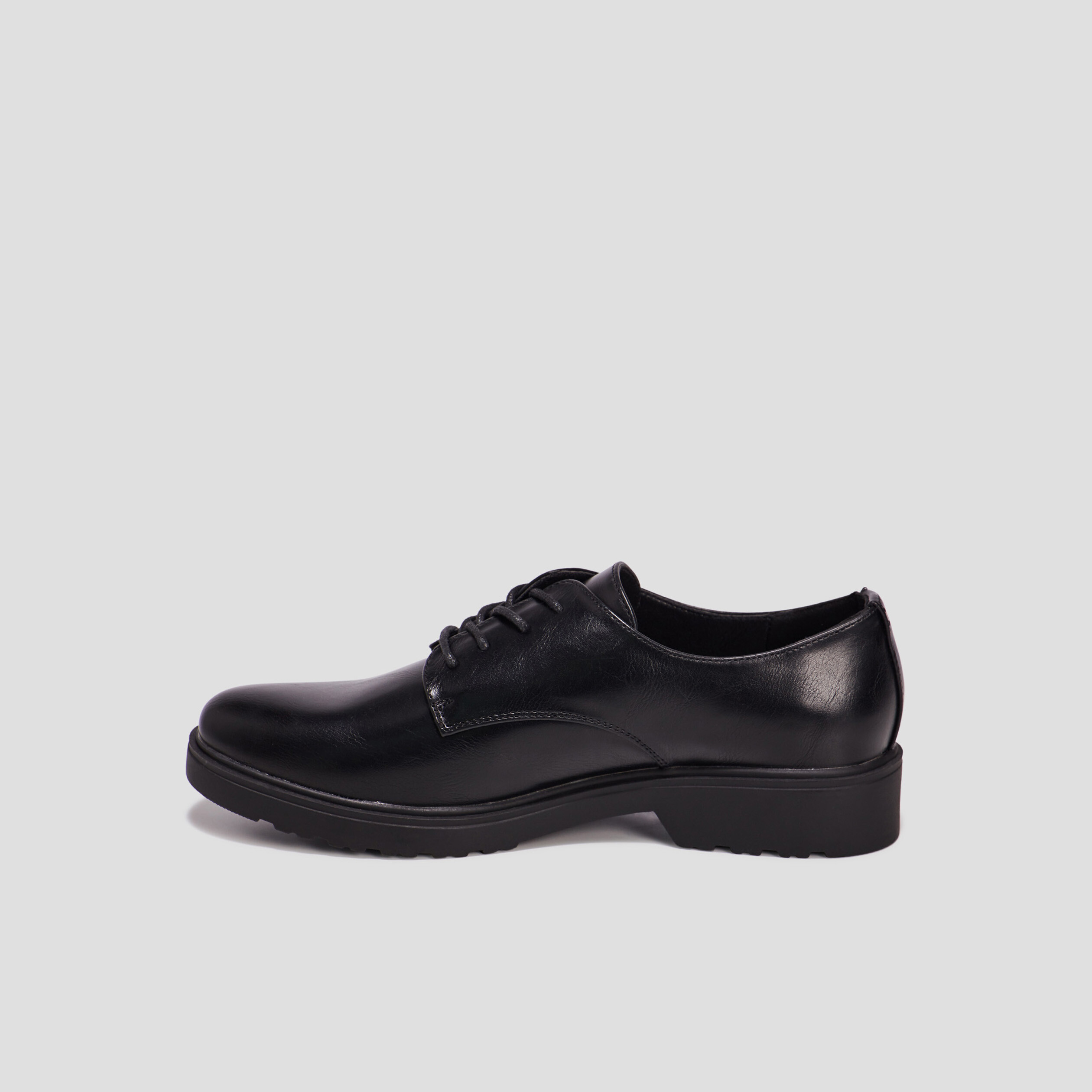 Derbies à lacets crantées Liberto noir femme | La Halle