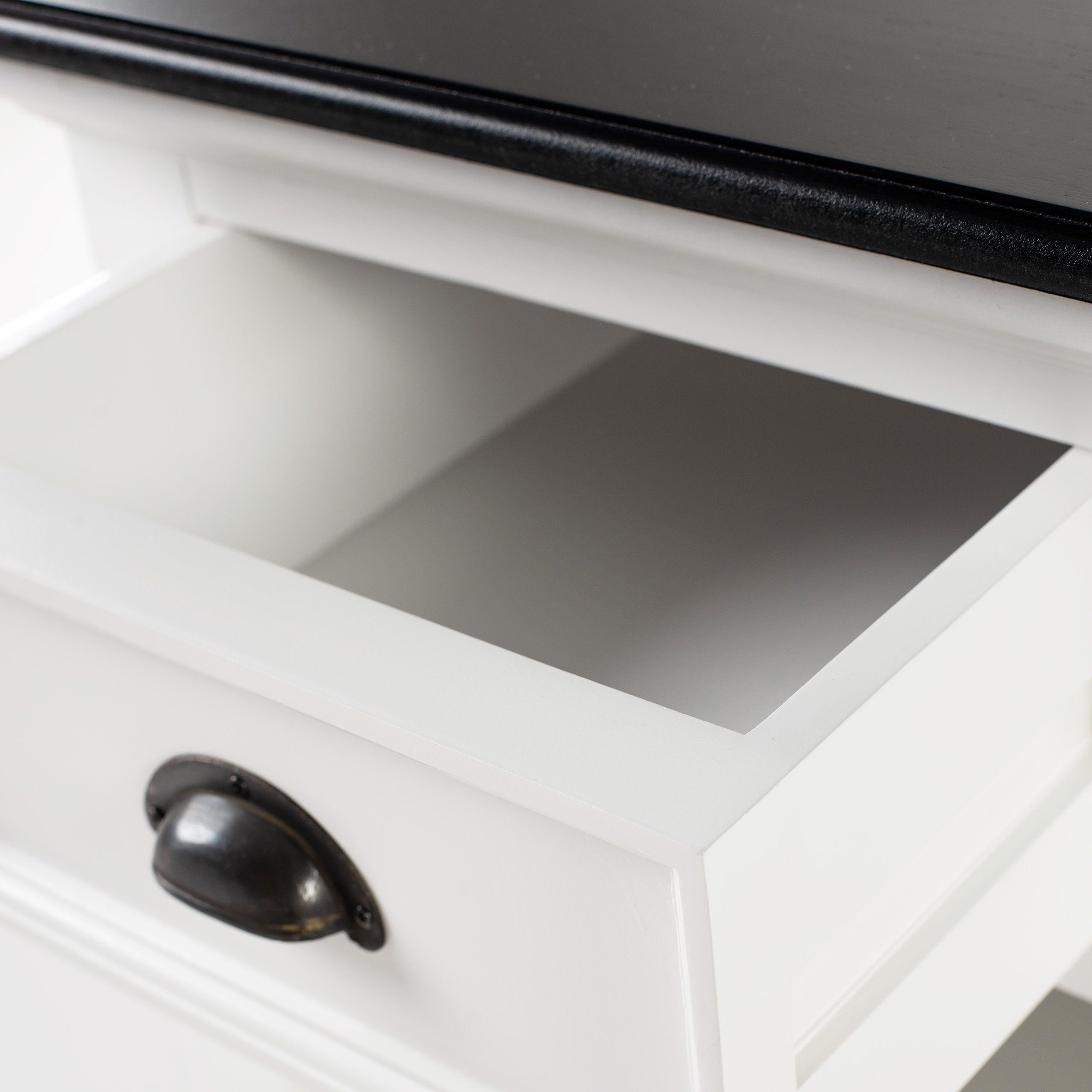 Novasolo Buffet Halifax Contrast Buffetschrank mit 4 Türen, 3 Schubladen und Glaseinsatz