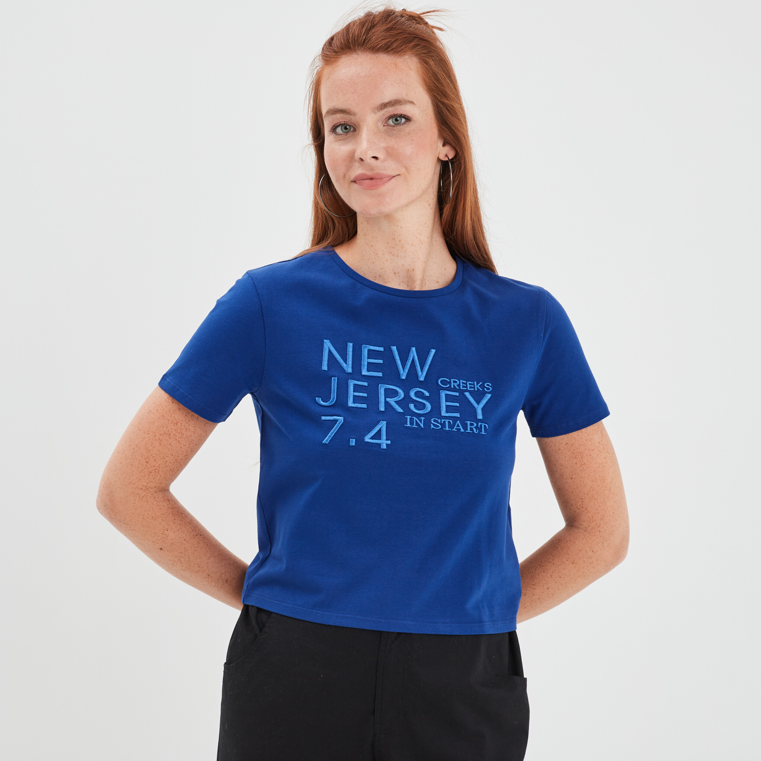 T-shirt cropped ajusté broderie Creeks bleu electrique femme | La Halle