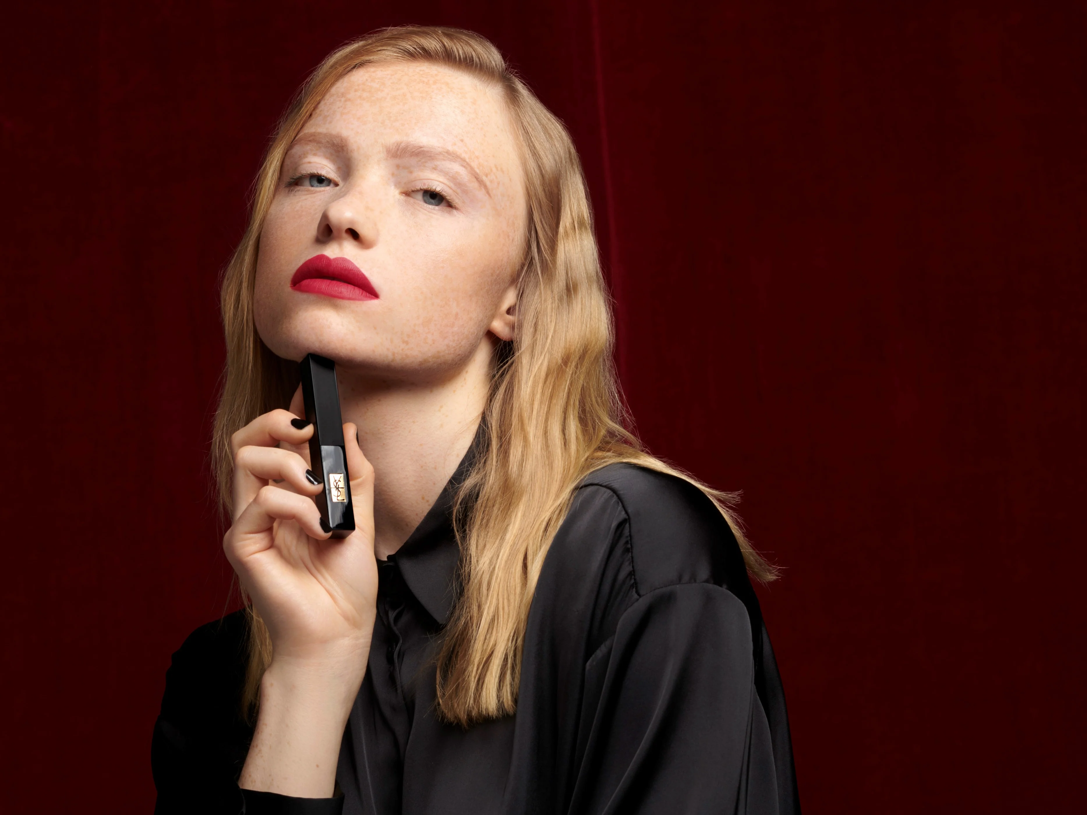 Rouge Pur Couture The Slim Velvet Radical Lipstick - Matt leppestift, Leppestift