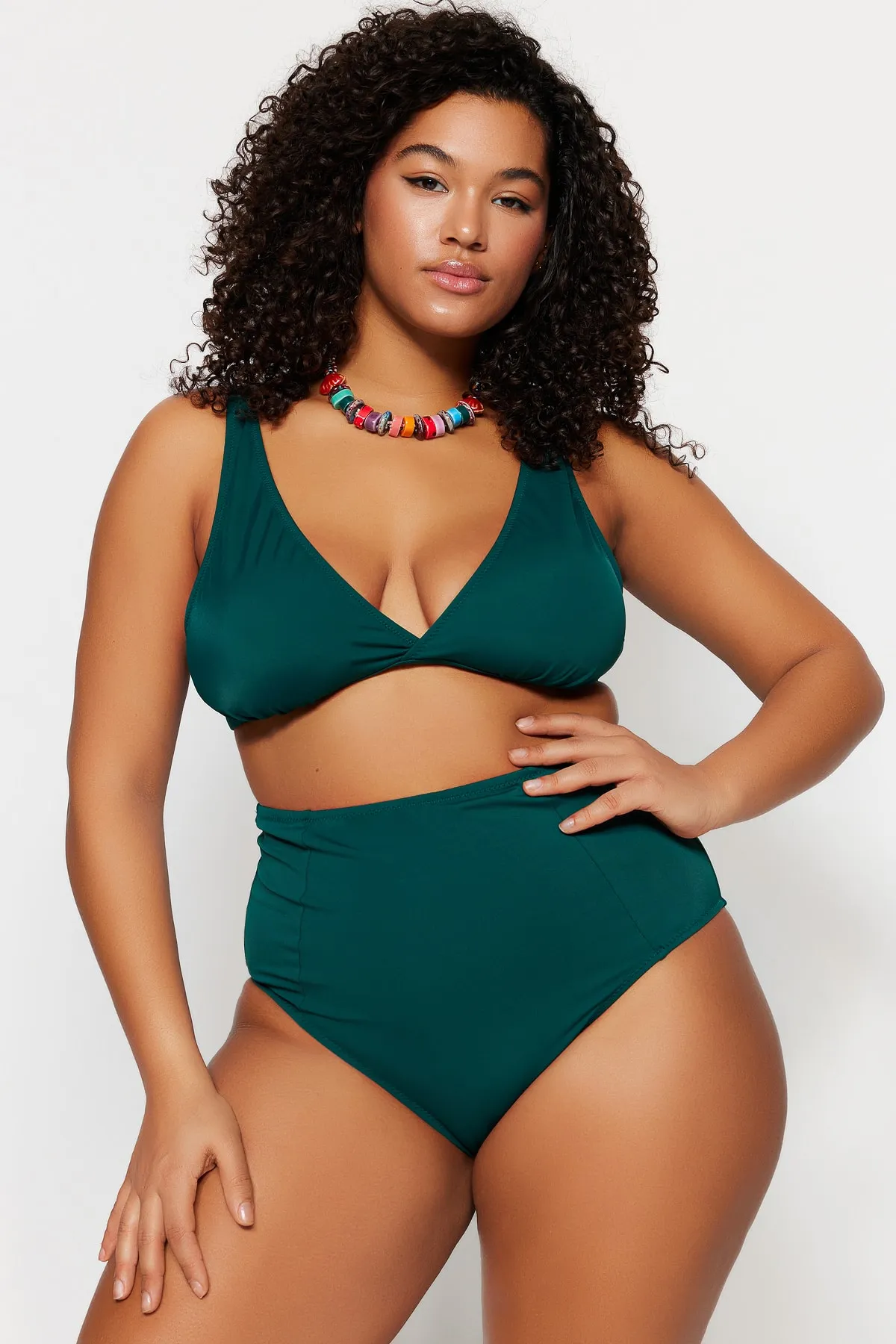 Trendyol Curve  Grüne Bikinihose mit hoher Taille TBBSS23CR00002