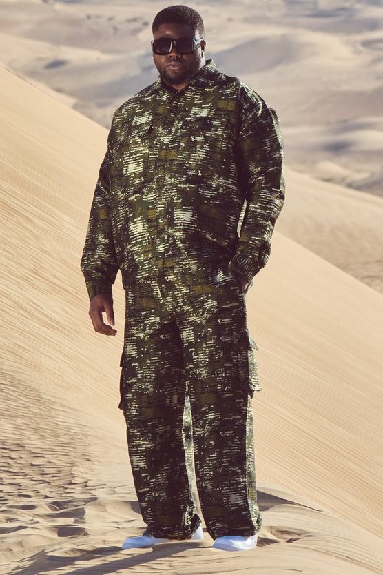 Plus Textured Camo Relaxed Cargo Trouser