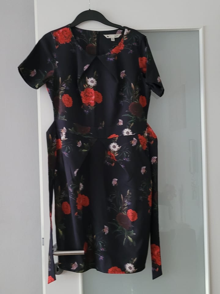 Yumi Kleid in Schwarz günstig kaufen 40