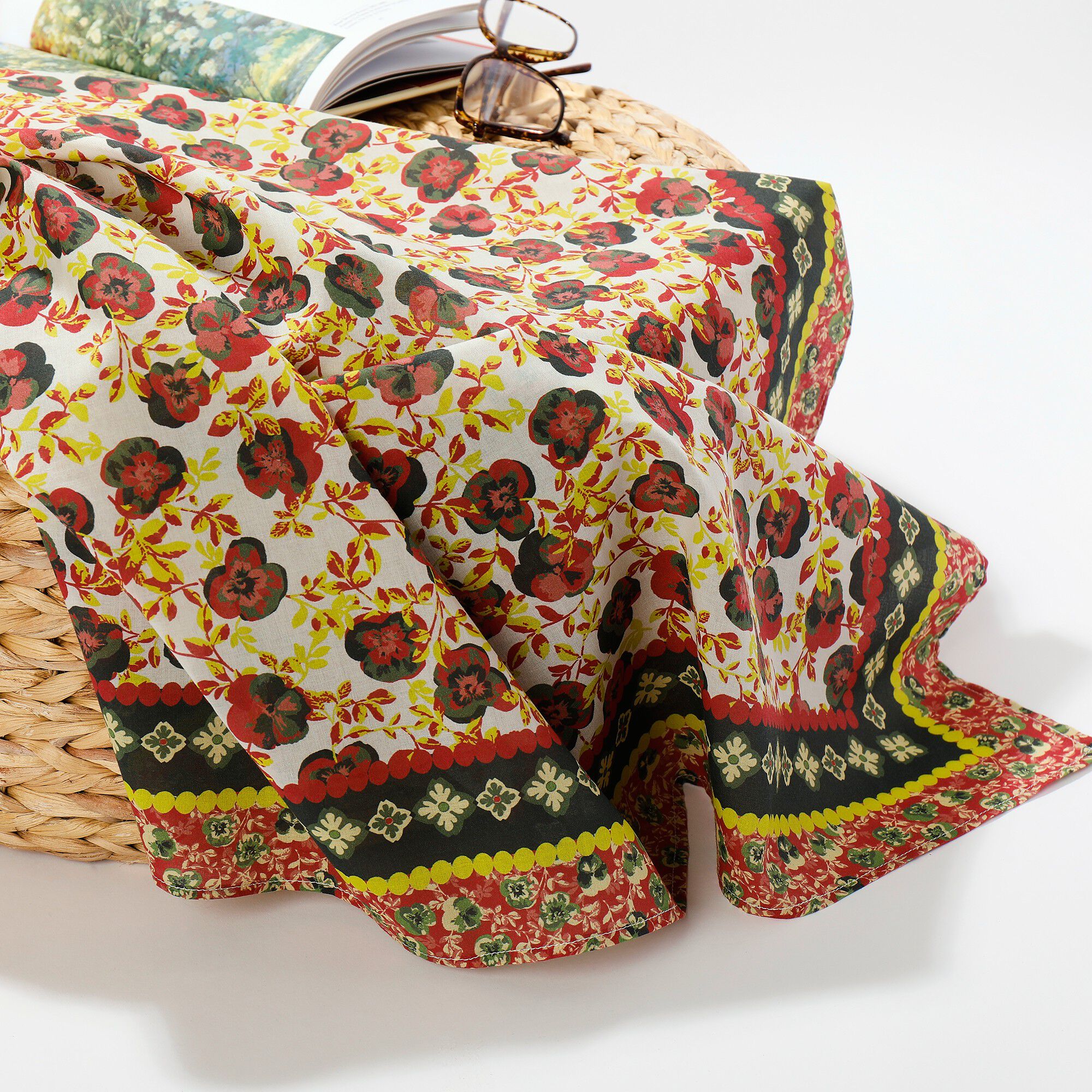 Foulard fabriqué en France imprimé fleuri, 100 x 100 cm