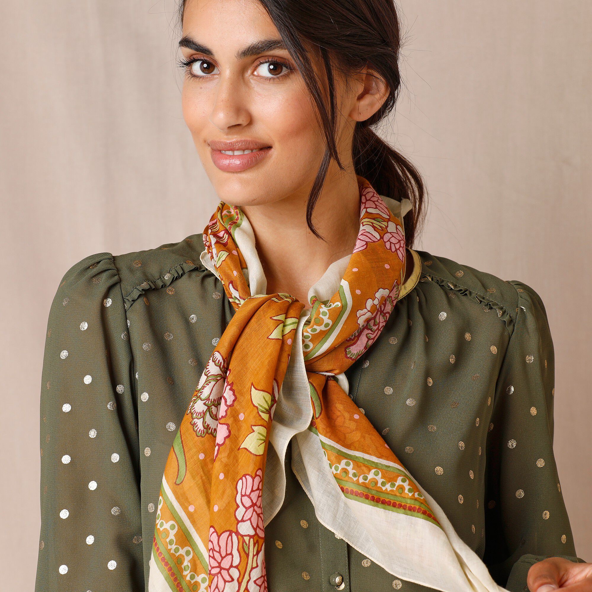 Grand foulard imprimé pivoine