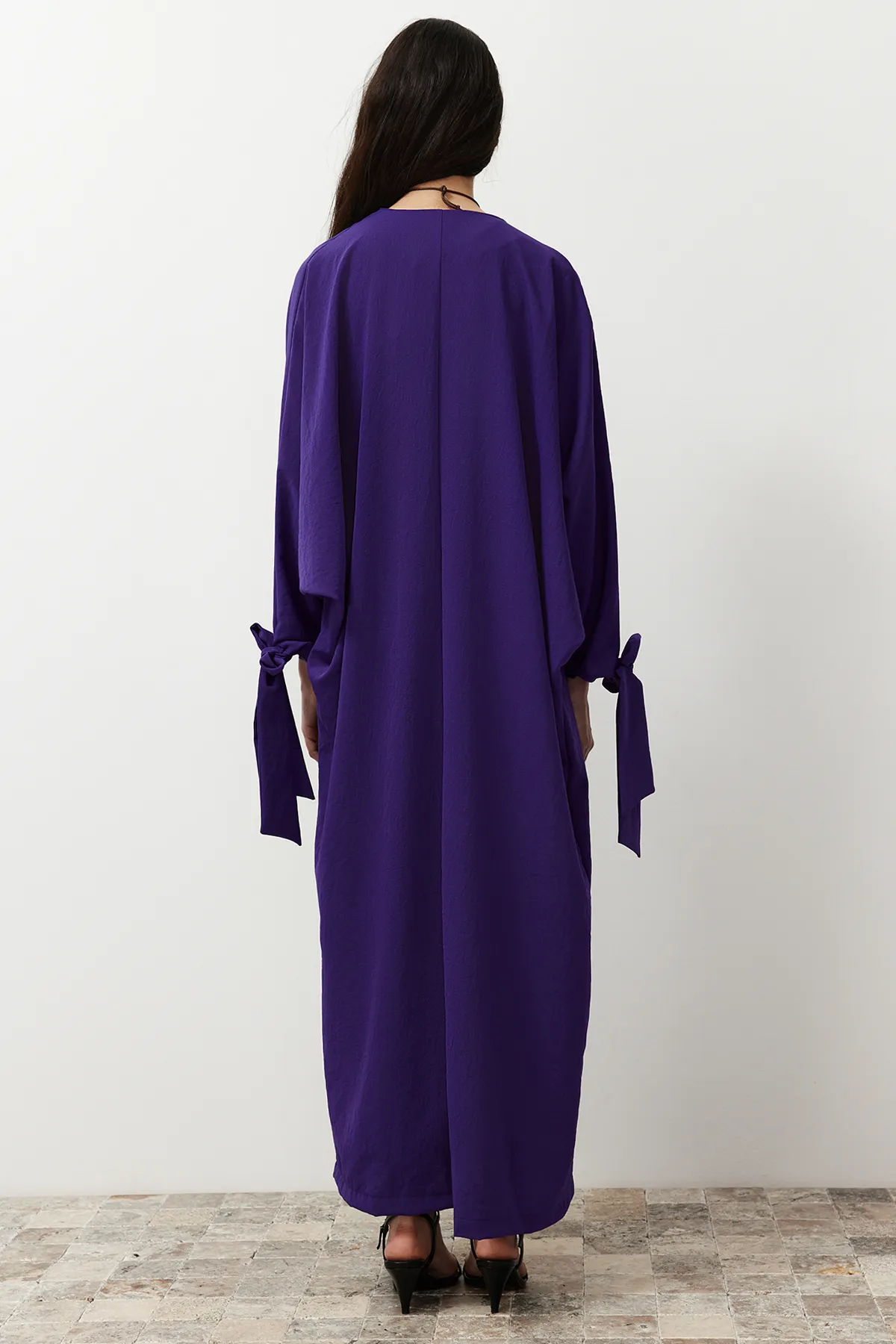 Trendyol Modest  Lila, bequemer Schnitt, gewebte Aerobin-Langmütze & Ferace & Abaya TCTSS24KK00005