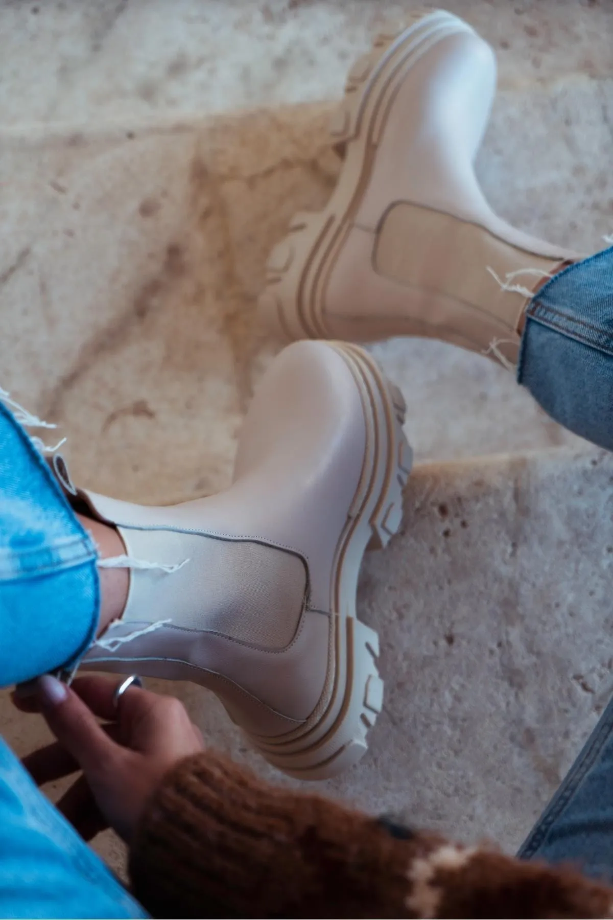 NİŞANTAŞI SHOES  Monaco Beige Damenstiefel aus mattem Gummi mit flacher Sohle