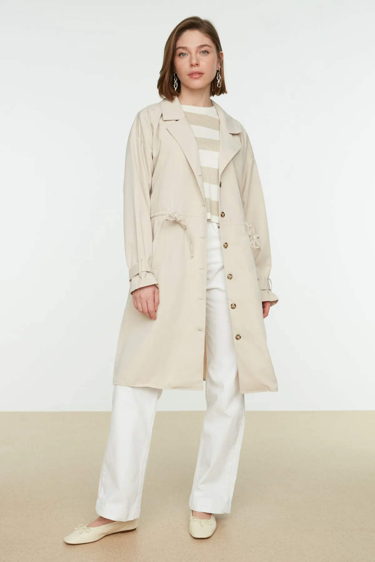 Trendyol Modest  Steinjacke Kragen Taille Kordelzug Tasche Detail Cap & Ferace TCTSS22KF0001