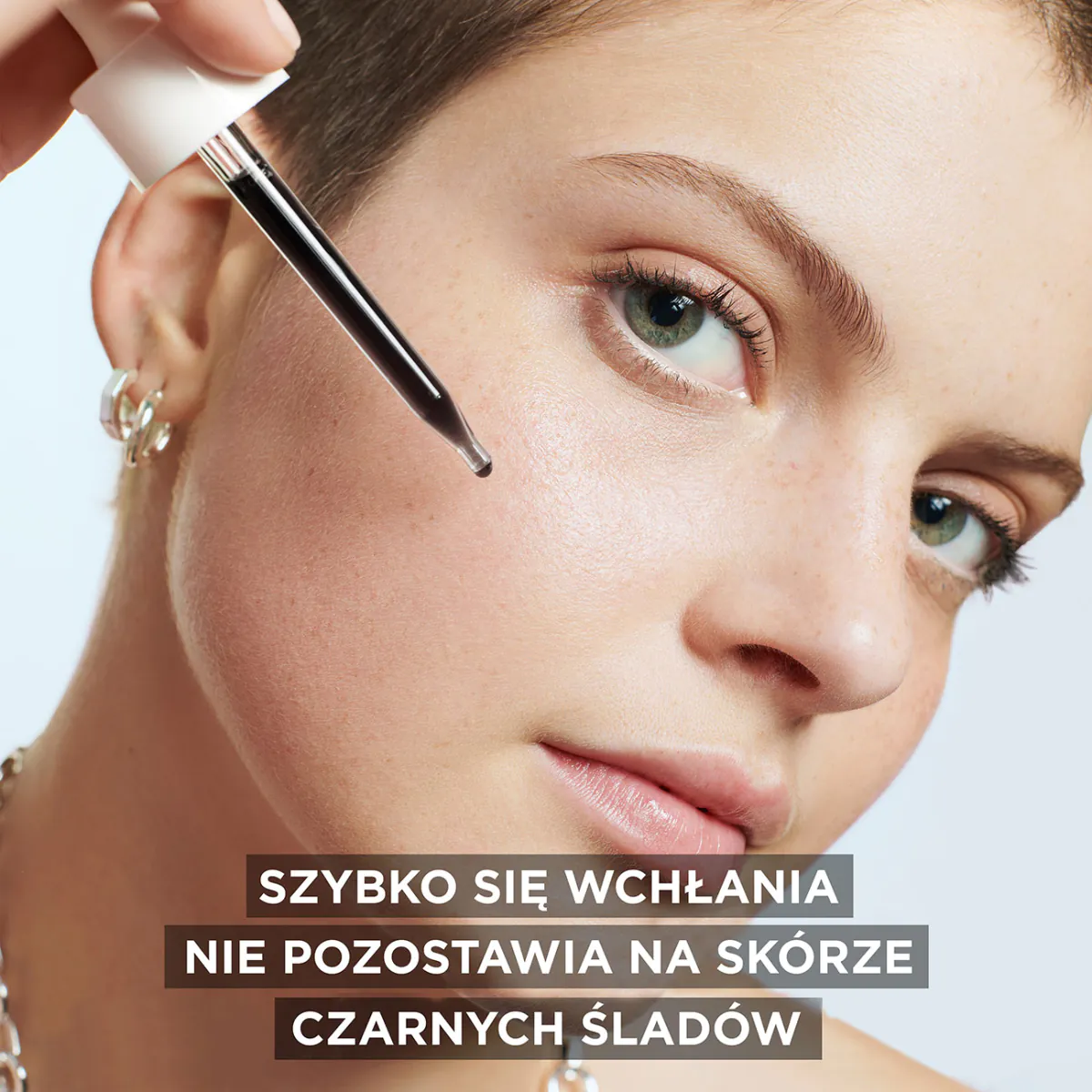 „Garnier Skin Naturals“ grynos odos serumas nuo odos netobulumų su aha, bha ir medžio anglimi