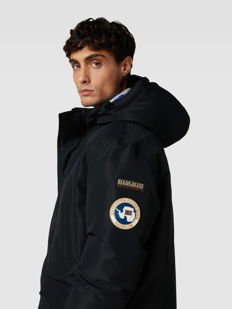 Winterjacke mit Kapuze Modell 'A-ASTER' in schwarz