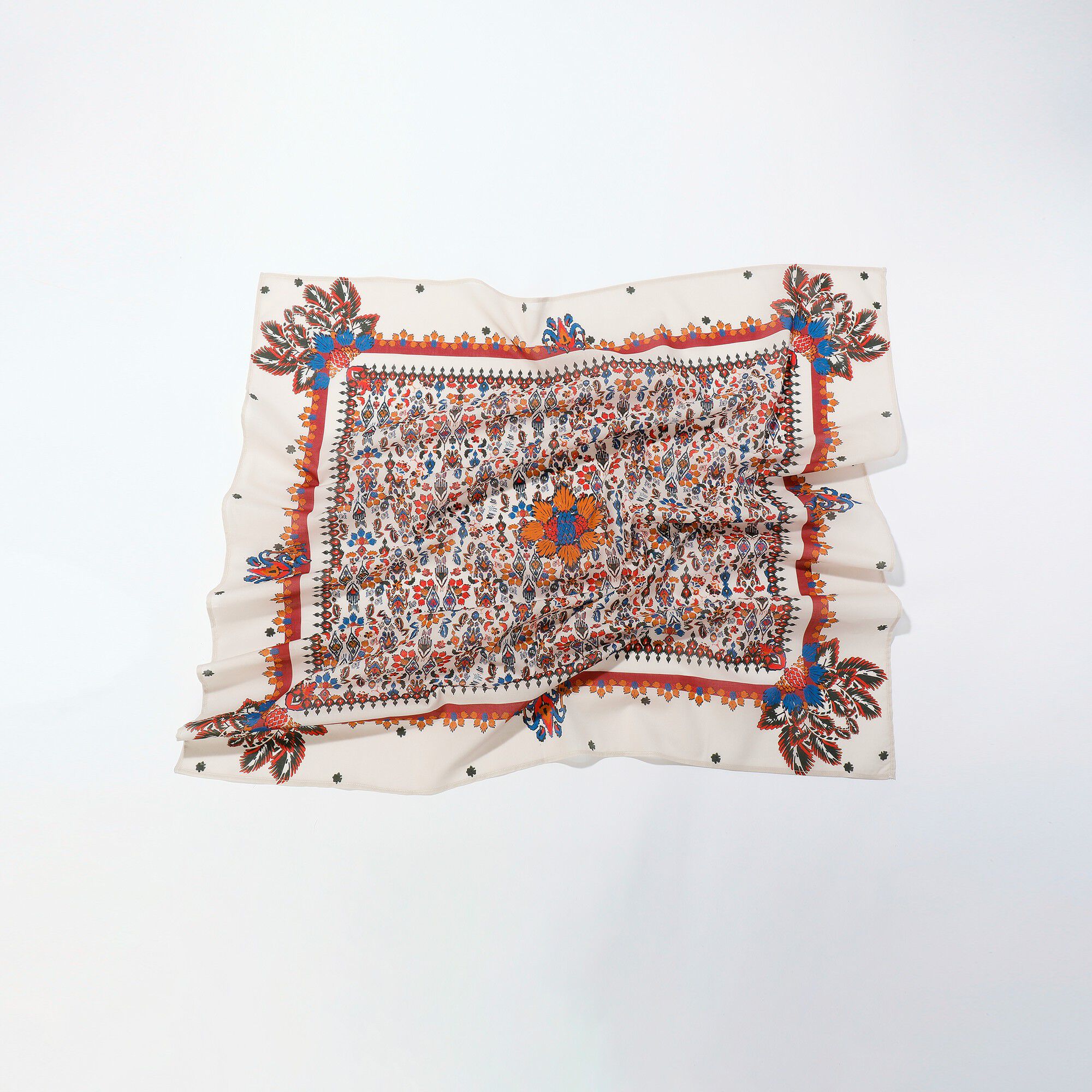 Foulard fabriqué en France imprimé petits motifs, 100 x 100 cm