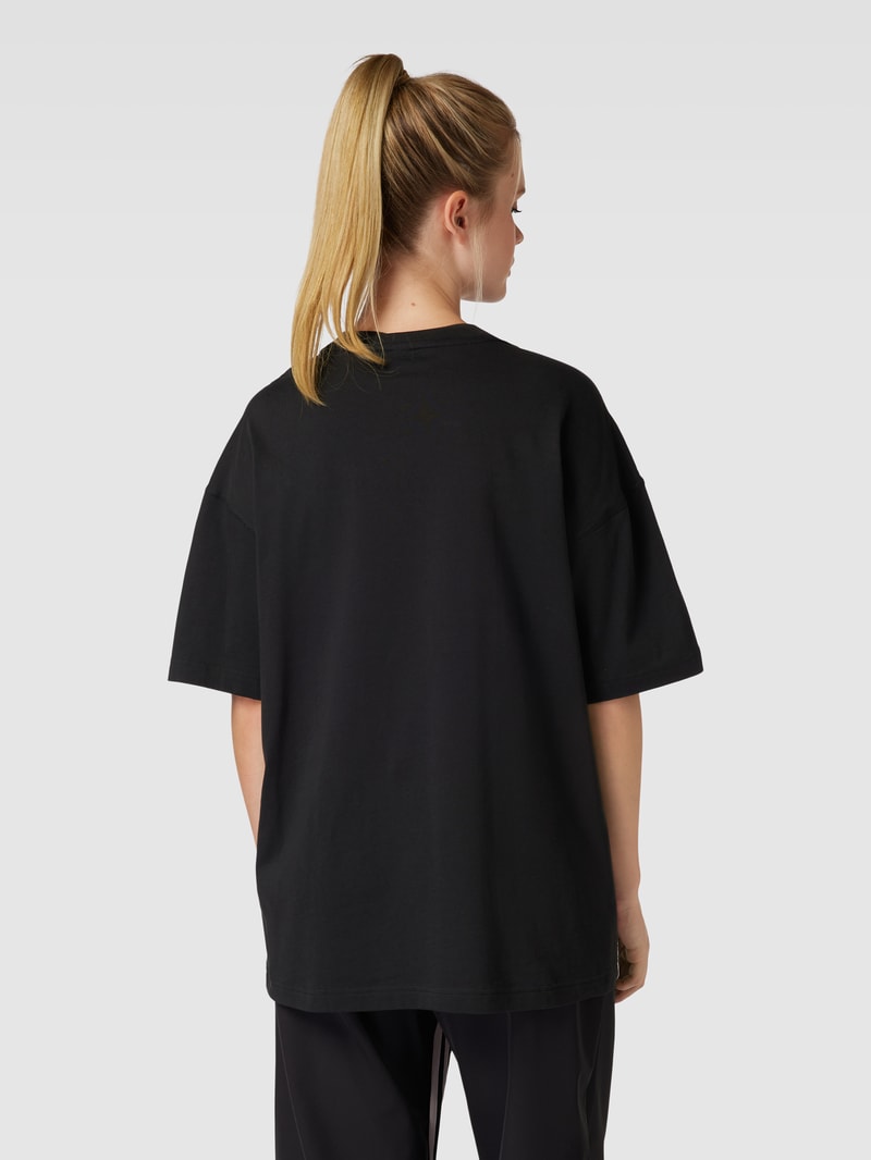 T-Shirt mit überschnittenen Schultern Modell 'DANCE' in schwarz
