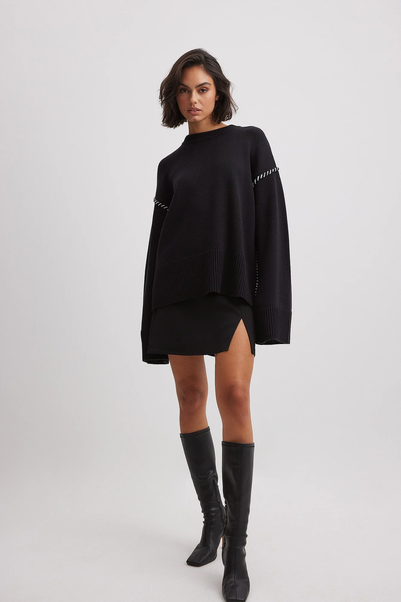 Oversize-Strickpullover mit Stickerei