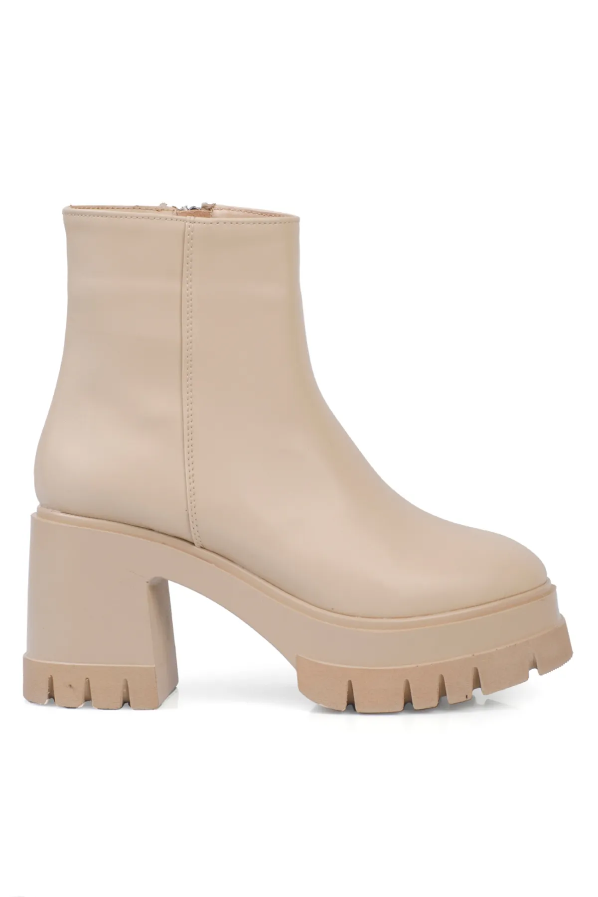 Capone Outfitters  Damenstiefel mit runder Spitze und seitlichem Reißverschluss und mittelhohem Absatz
