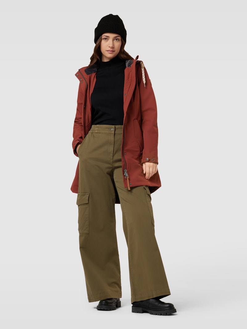 Softshelljacke mit Eingrifftaschen in rostrot