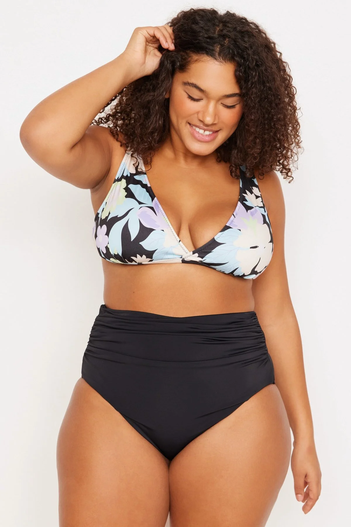 Trendyol Curve  Schwarze, korsettierte Bikinihose mit hoher Taille TBSSS23CR00001