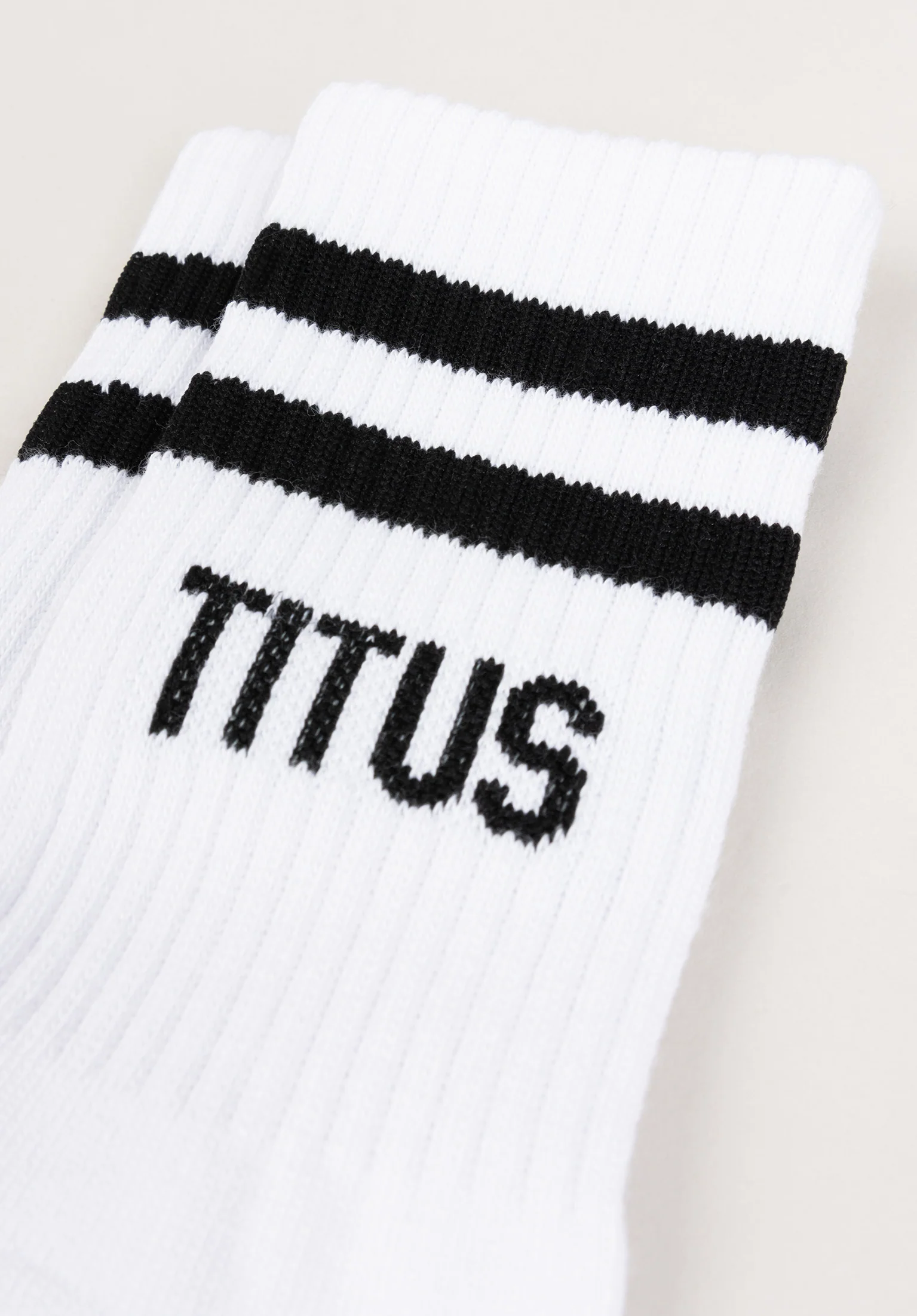 Titus Single