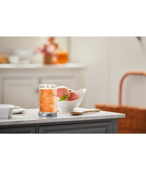 Yankee Candle Farm Fresh Peach Signature Large Tumbler Duftkerze-567 g