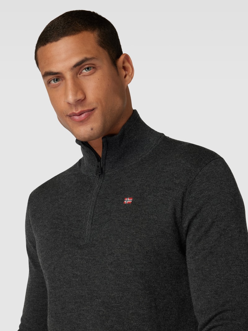 Wollpullover mit Troyer-Kragen in anthrazit