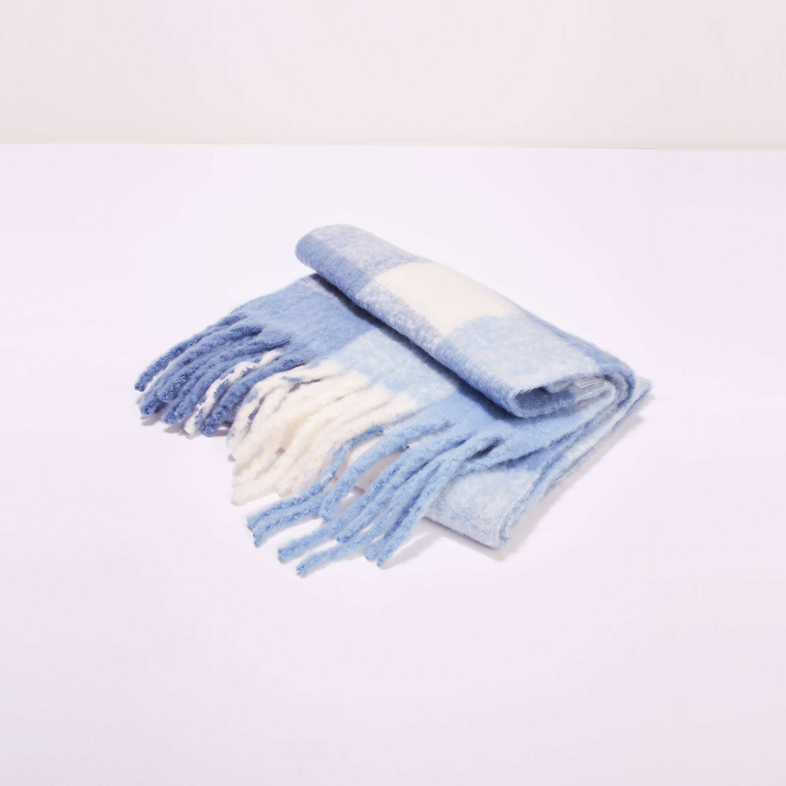 Écharpe avec franges bleu pastel femme | Cache Cache