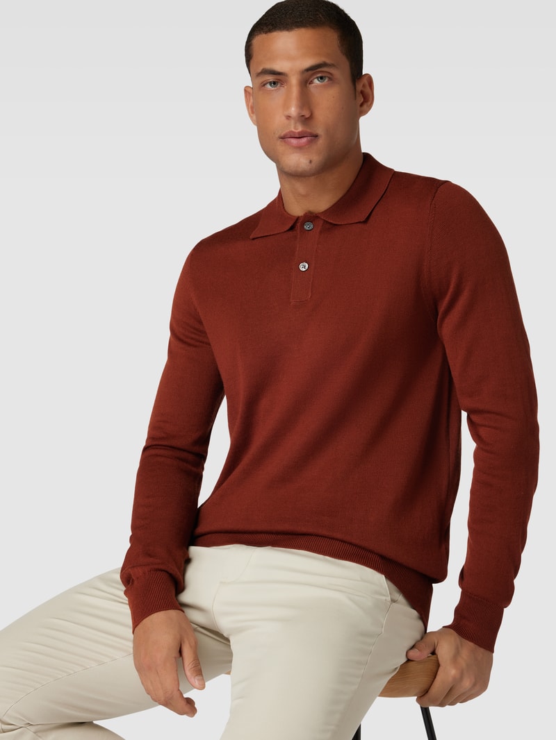 Strickpullover mit Polokragen in terrakotta