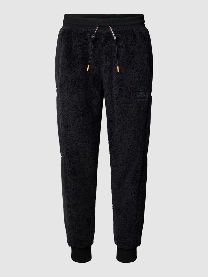 Sweatpants mit Teddyfell in schwarz