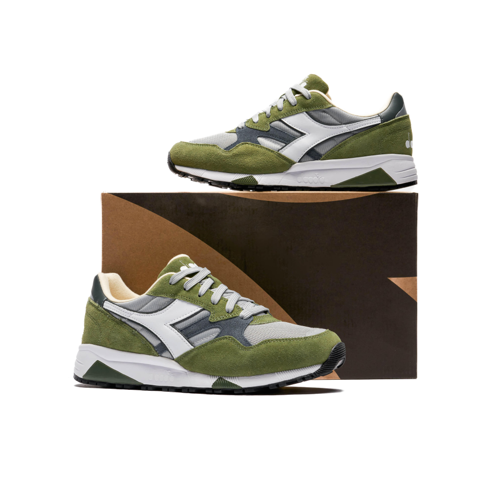 Diadora N902 501.178559-D0816 / grün