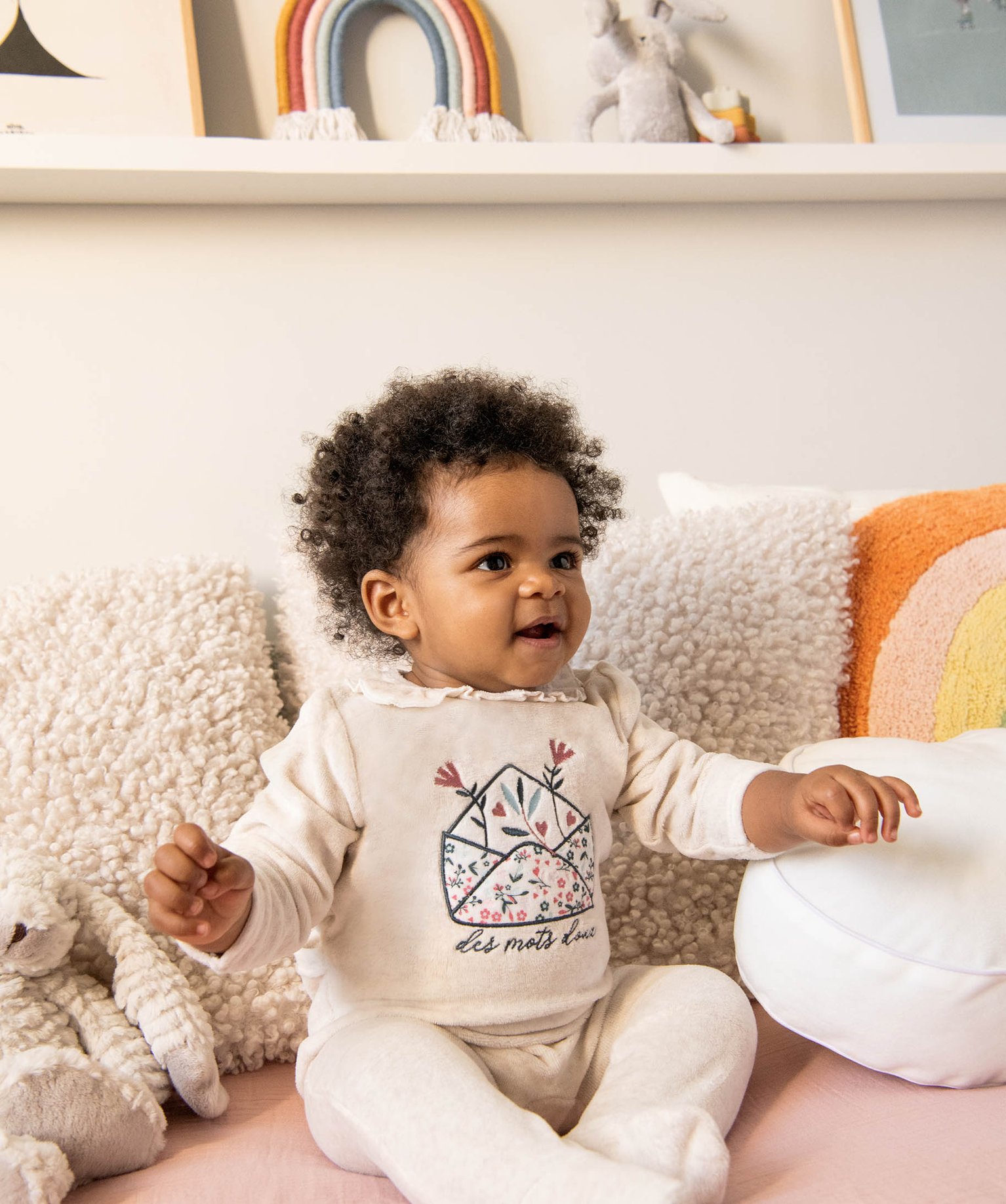 Pyjama bébé fille en velours avec motif et volant sur le col beige | GEMO