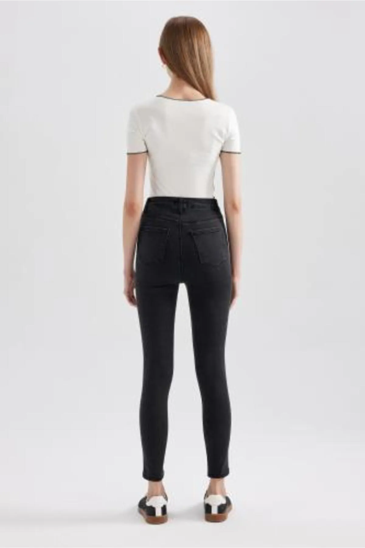 DeFacto  Jegging-Jeans mit hoher Taille, schmalem Bein und langer Länge A5819ax23au