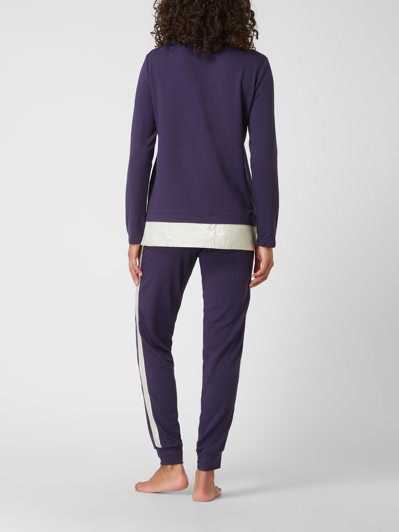 Pyjama mit Kontrastbesatz in marineblau