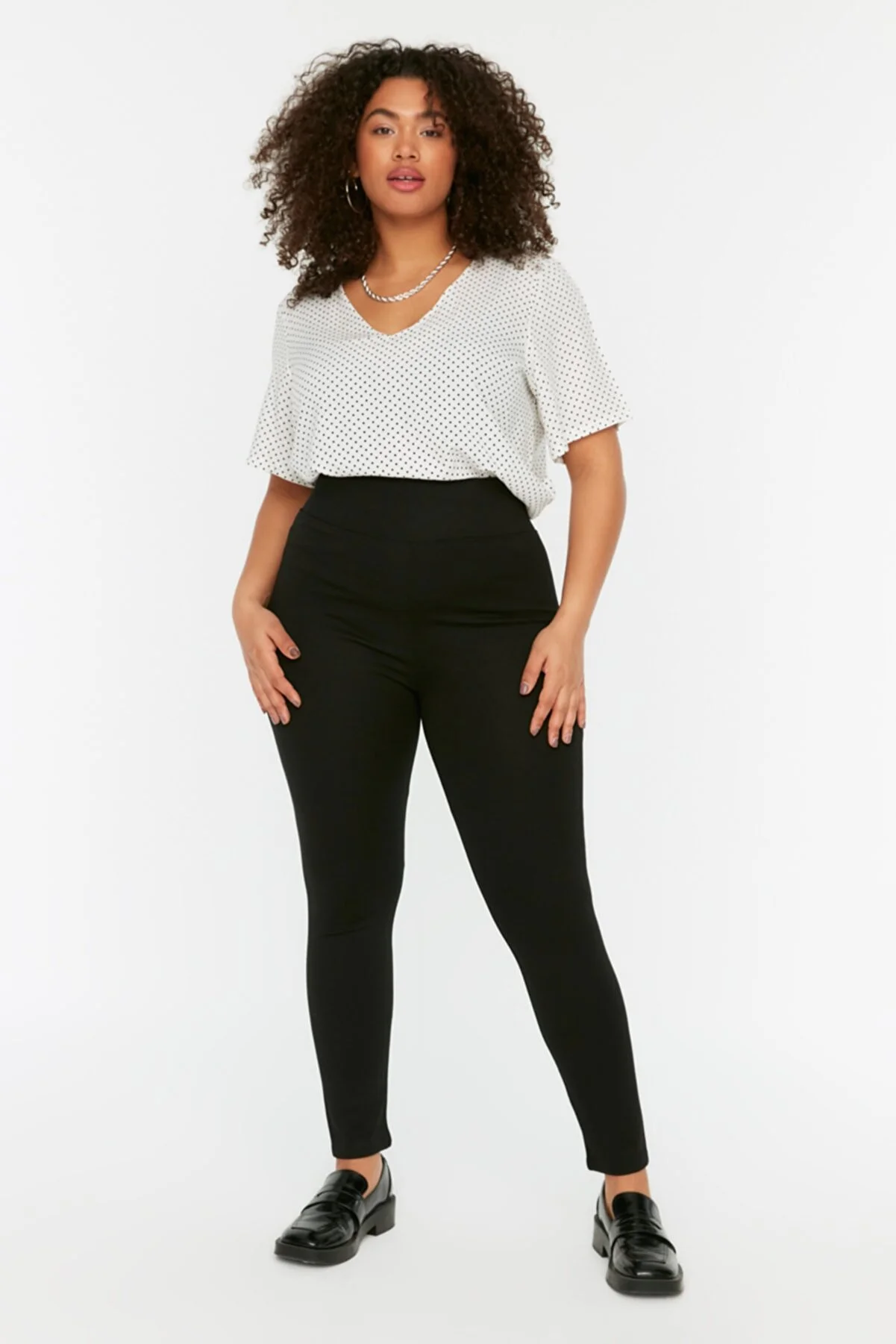 Trendyol Curve  Schwarze Recovery-Strickstrumpfhose mit hoher Taille TBSSS22TA0022