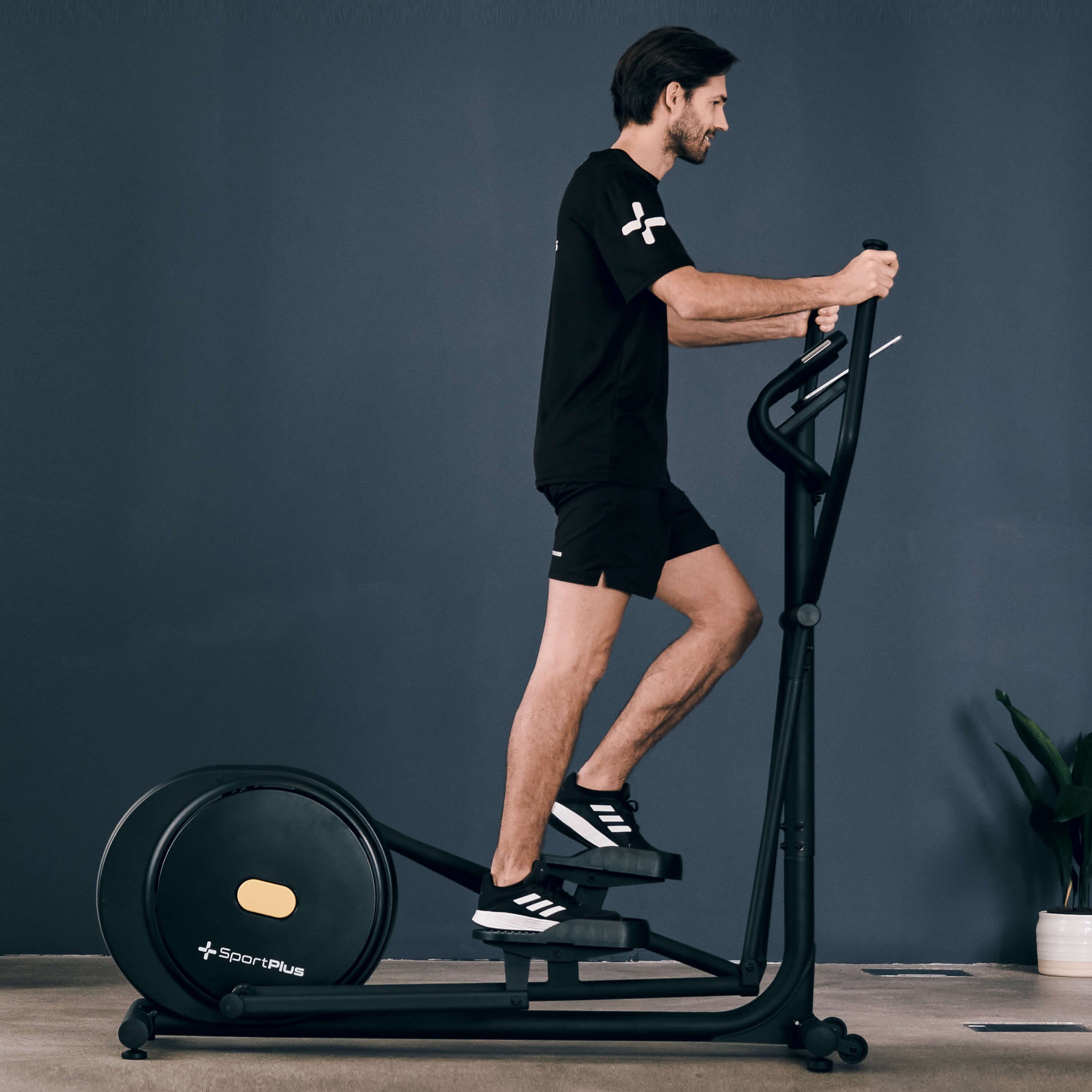 SportPlus Crosstrainer SP-ET-9910-B-iE, Design Crosstrainer, Magnetbremse, integrierte Herzfrequenz-Messung