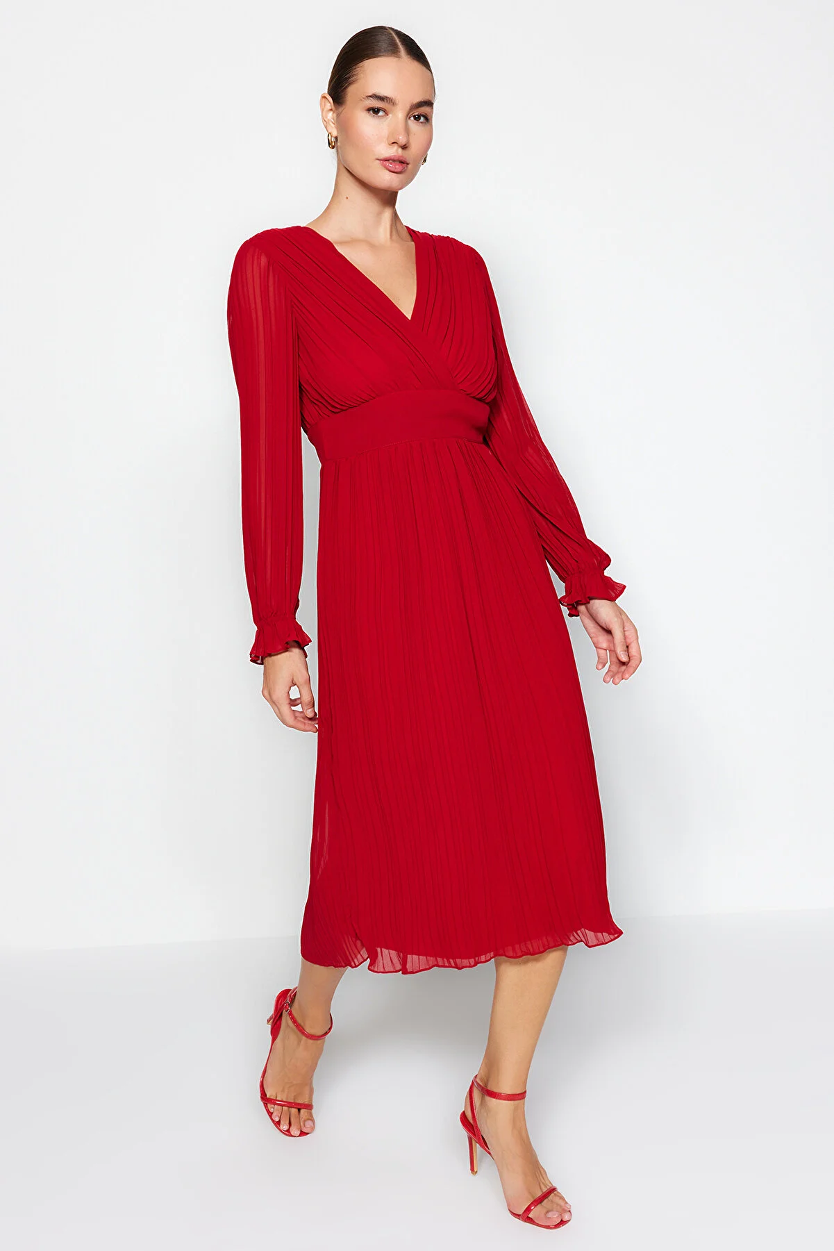 Trendyol Collection  Rotes, plissiertes, gefüttertes Chiffon-Webkleid TWOAW24EL00478