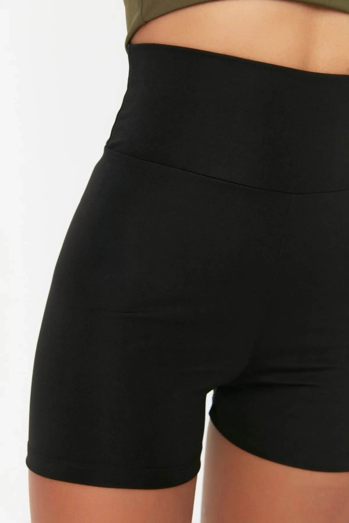 Trendyol Collection  Schwarze dehnbare Yoga-Strick-Sportshorts/kurze Leggings TWOSS21TY0098