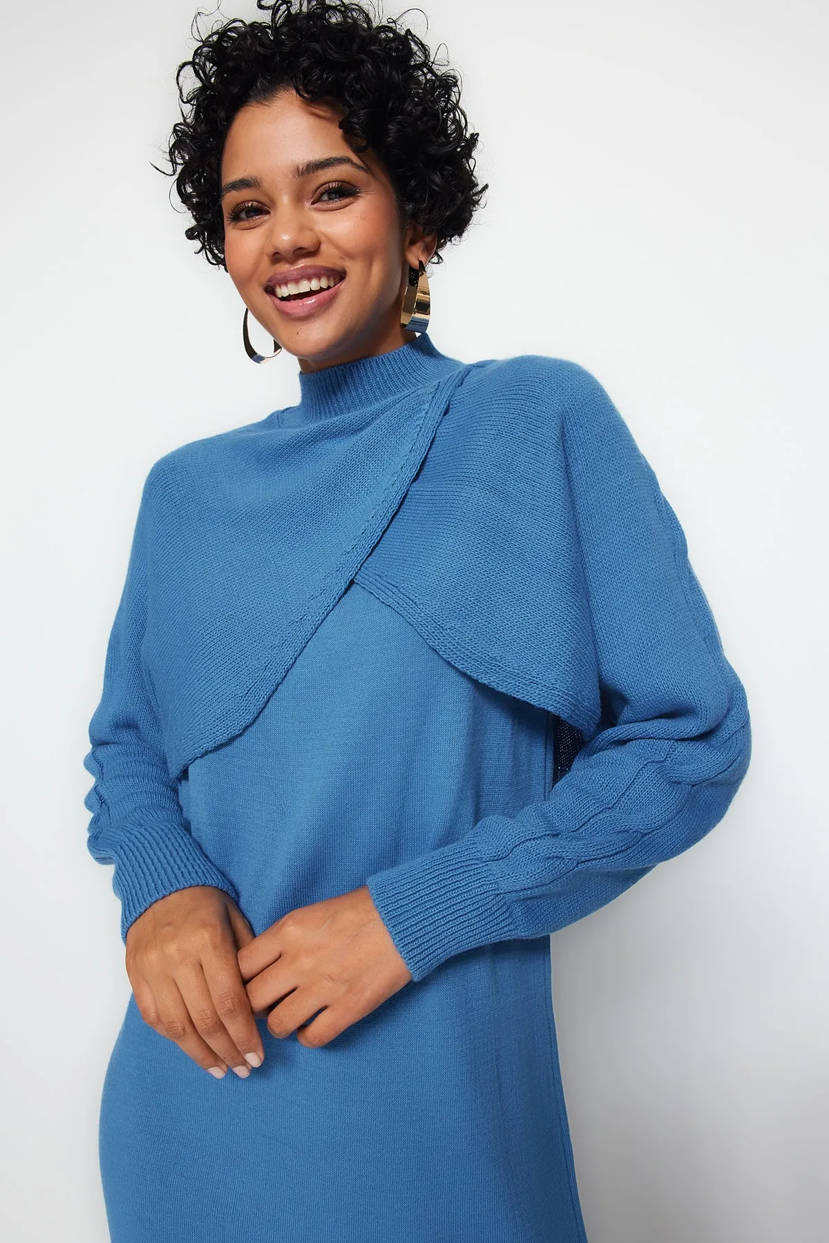 Trendyol Modest  Indigoblaues Set aus Oberteil und Unterteil aus Strick, Strickjacke und Kleid mit Bolero-Details TCTAW24US00038