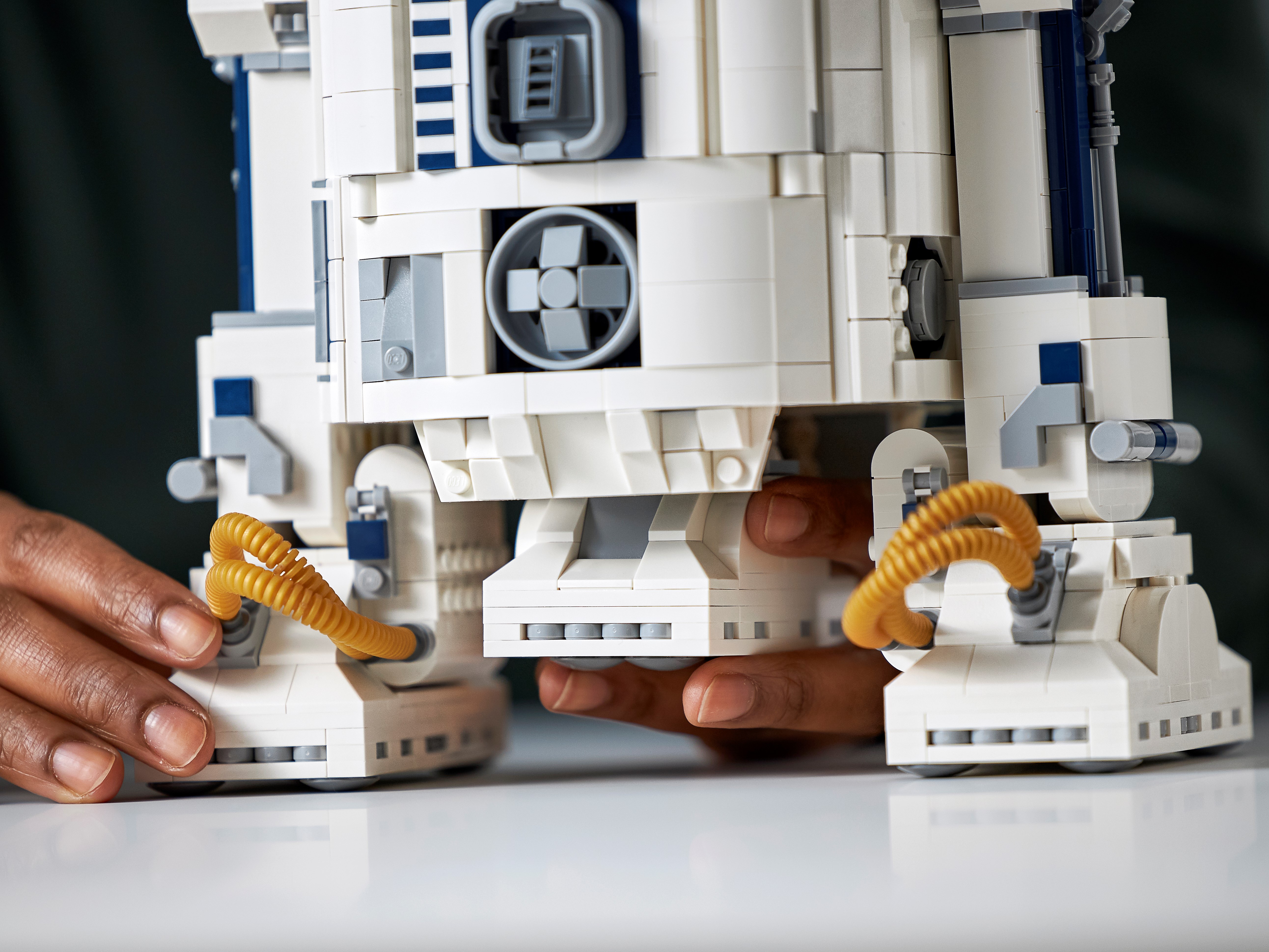 R2-D2™ 75308