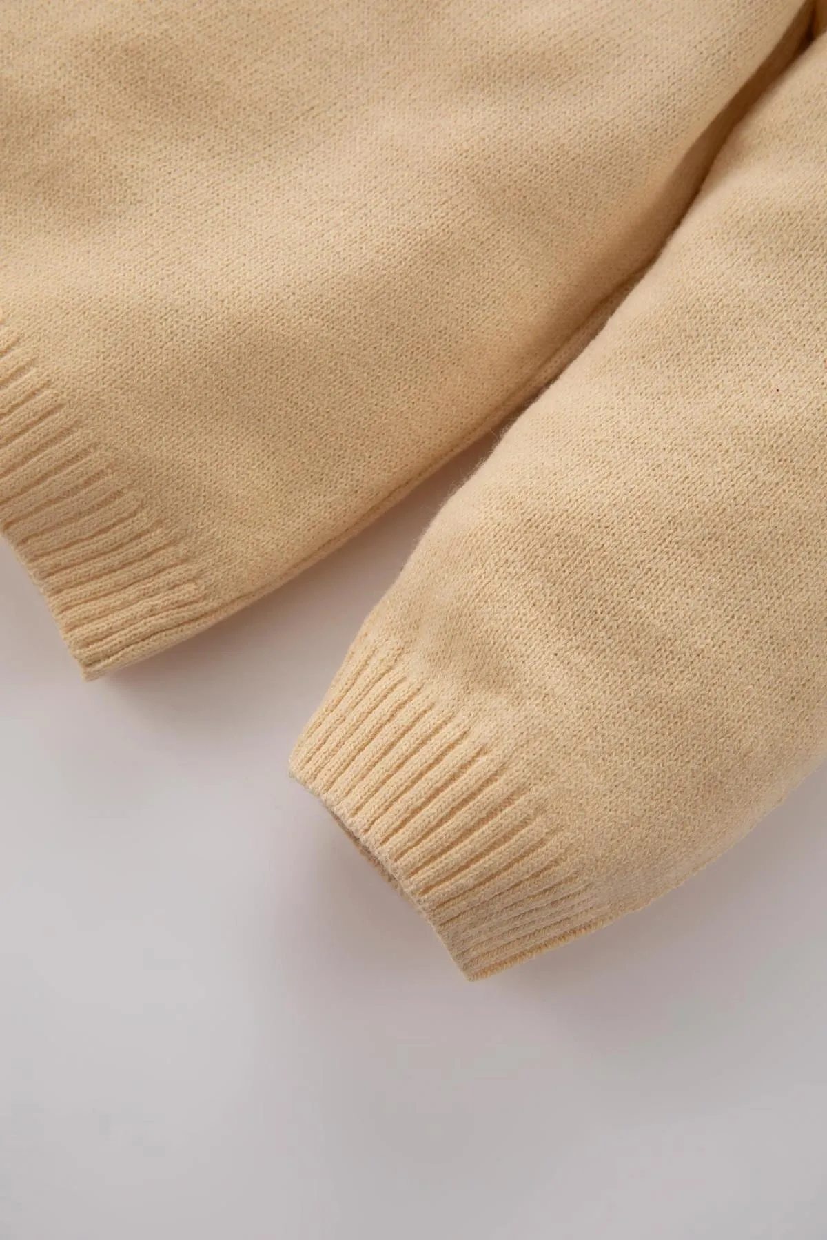 DeFacto  Baby-Mädchen-Pullover mit normaler Passform und Rundhalsausschnitt