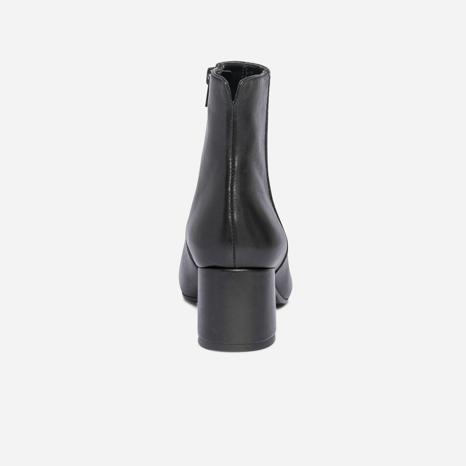 Boots noir en cuir avec couture côté