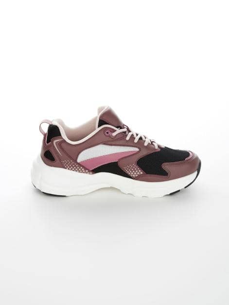 Sneaker in sportiver Optik