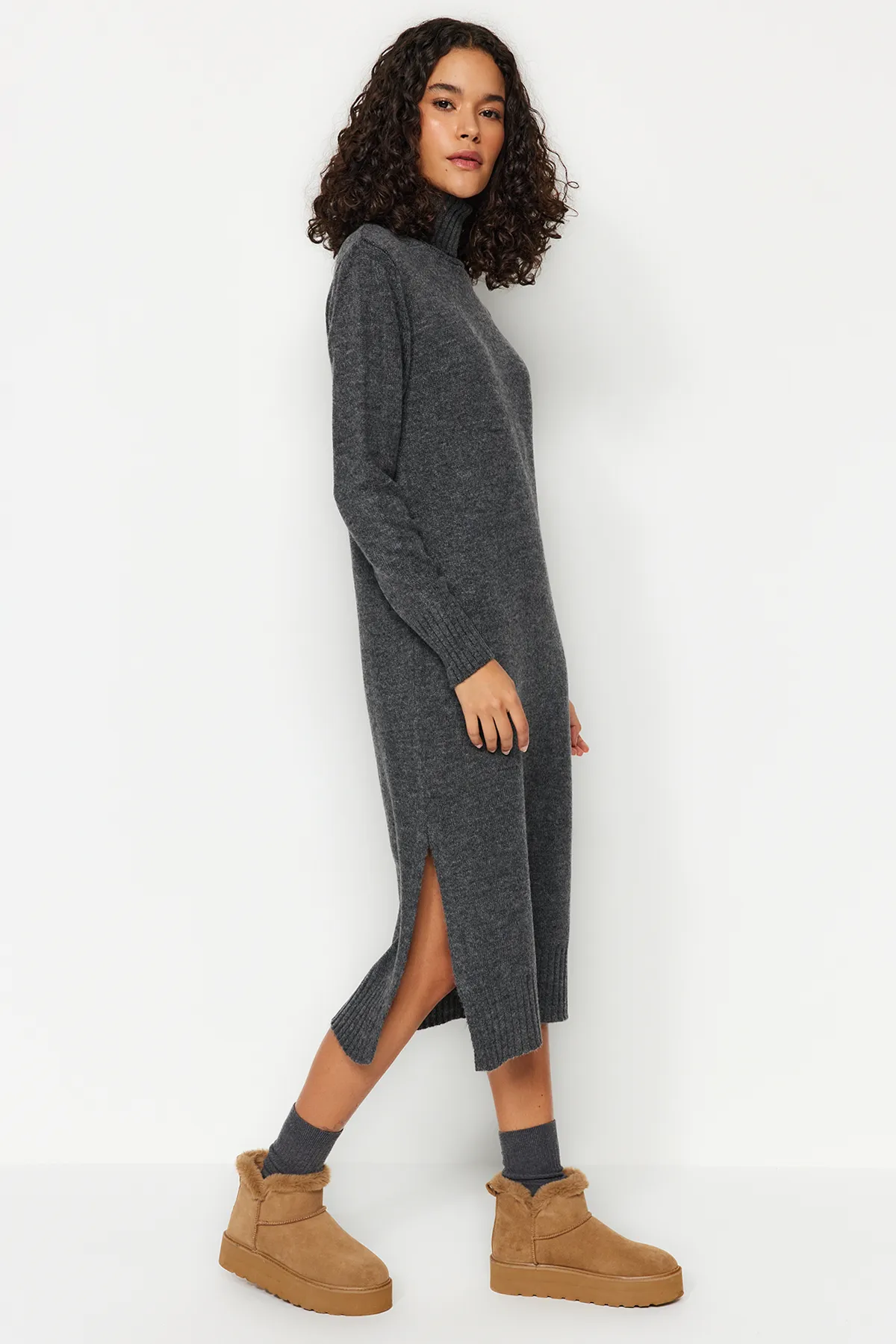 Trendyol Collection  Anthrazit Uni Weite Passform Midi TWOAW24EL00034