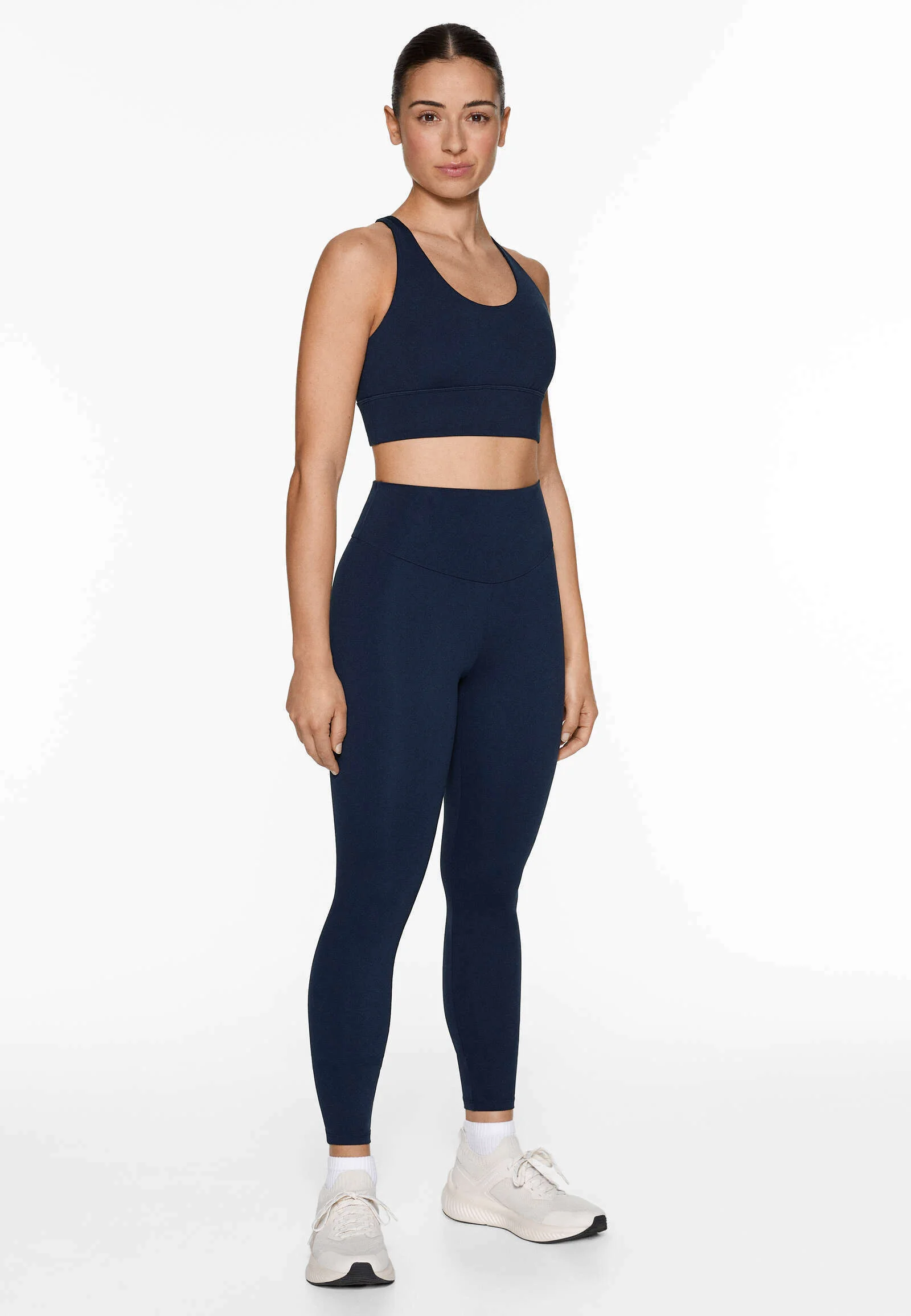 OYSHO COMFORTLUX CON COPAS - Sujetador deportivo de sujeción media