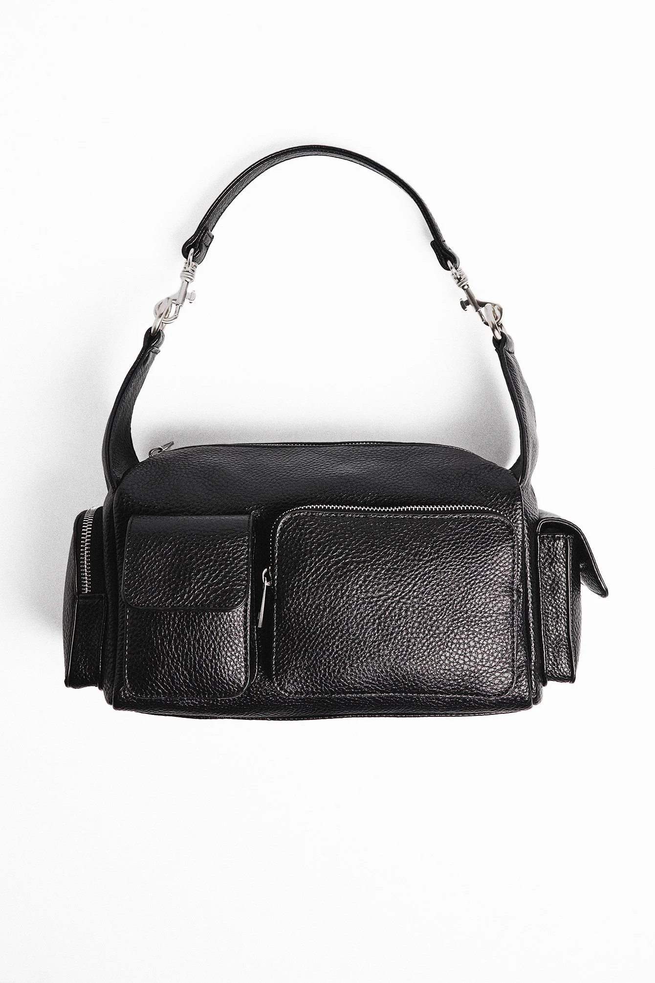 Umhängetasche mit Taschendetail
