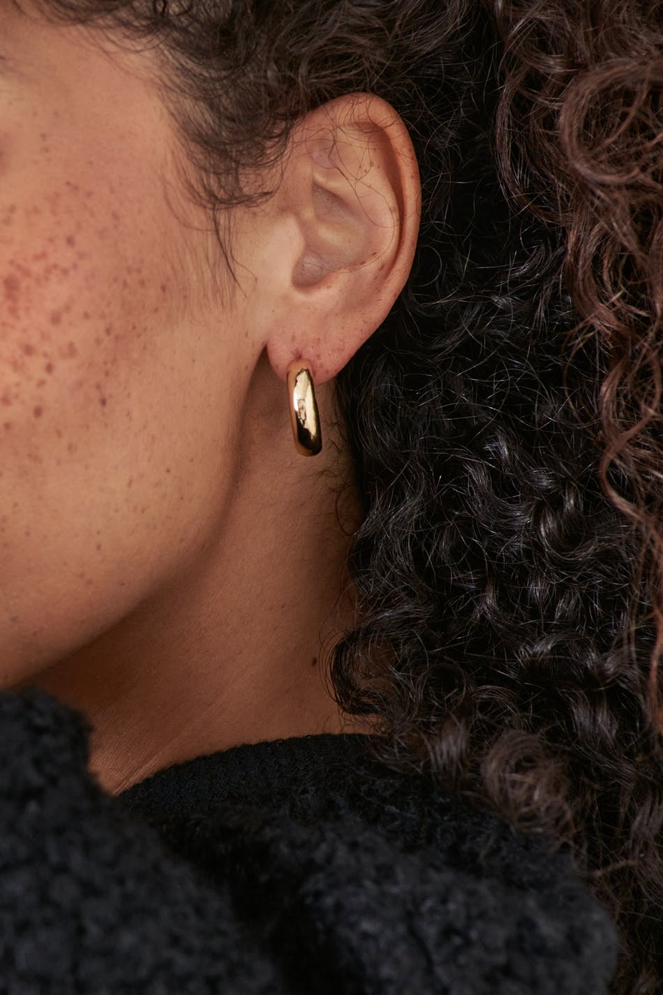 Small hoops earrings