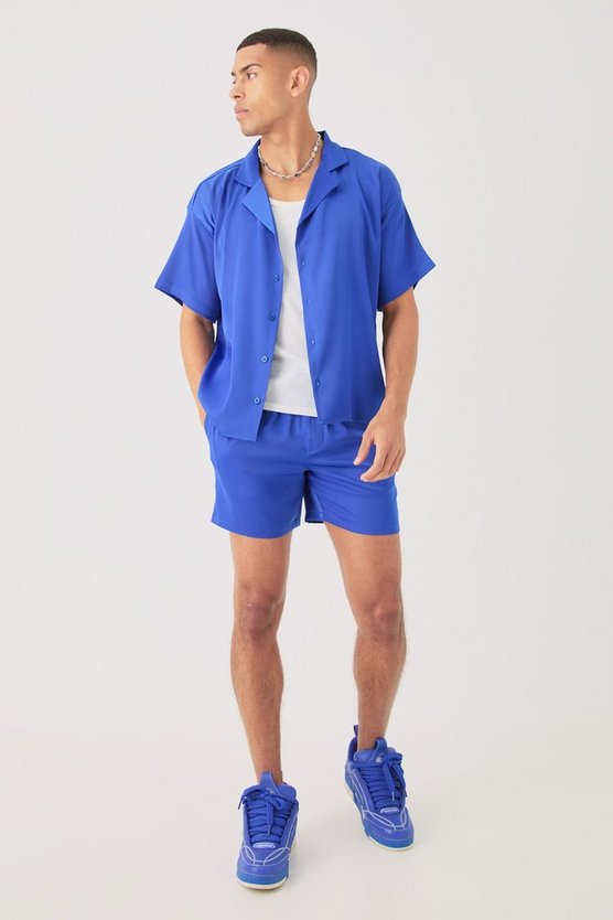 Kurzärmliges kastiges Satin-Hemd & Shorts