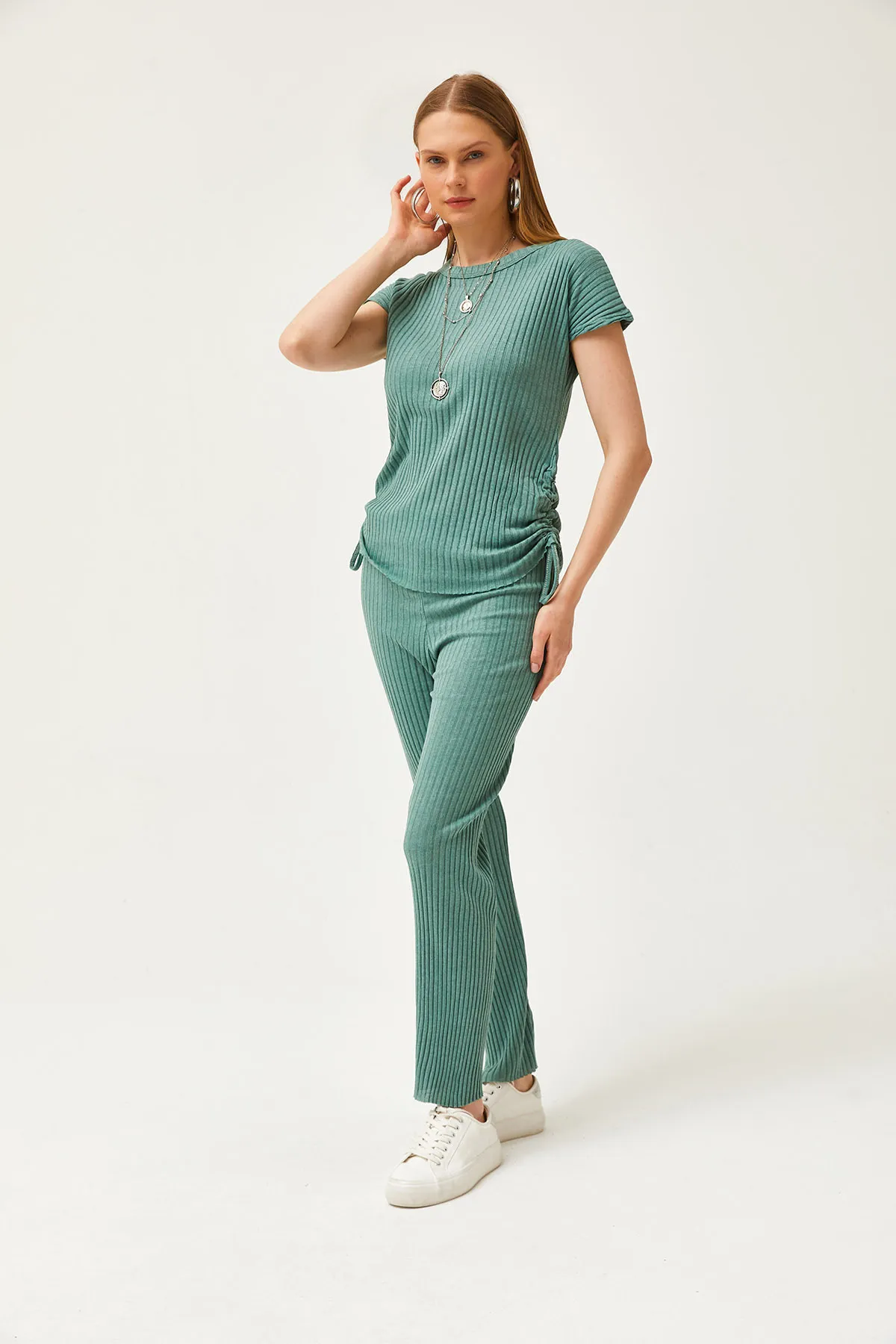 Olalook  Grünes Damen-Set mit geraffter Seite, Bluse und Palazzo-Hose, TKM-19000196
