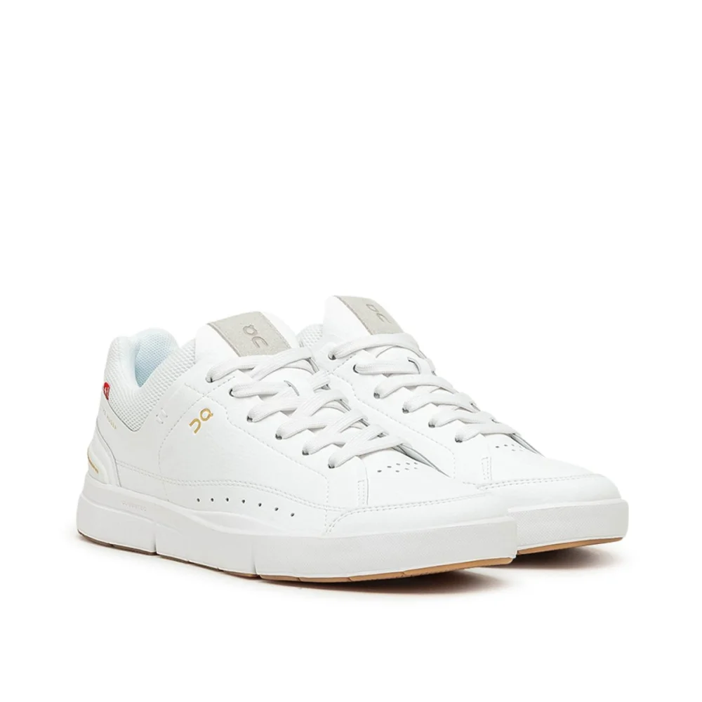 ON The Roger Centre Court WMNS 48.99437 / weiss