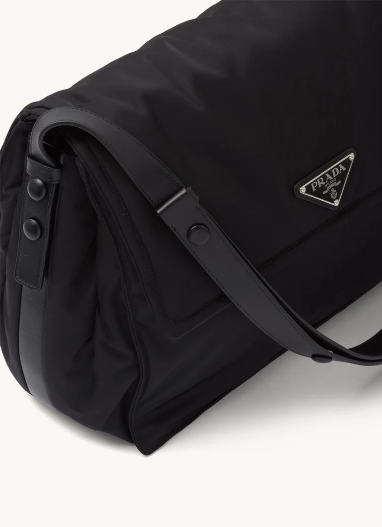 Sac bandoulière rembourré Prada Re-Nylon grand format