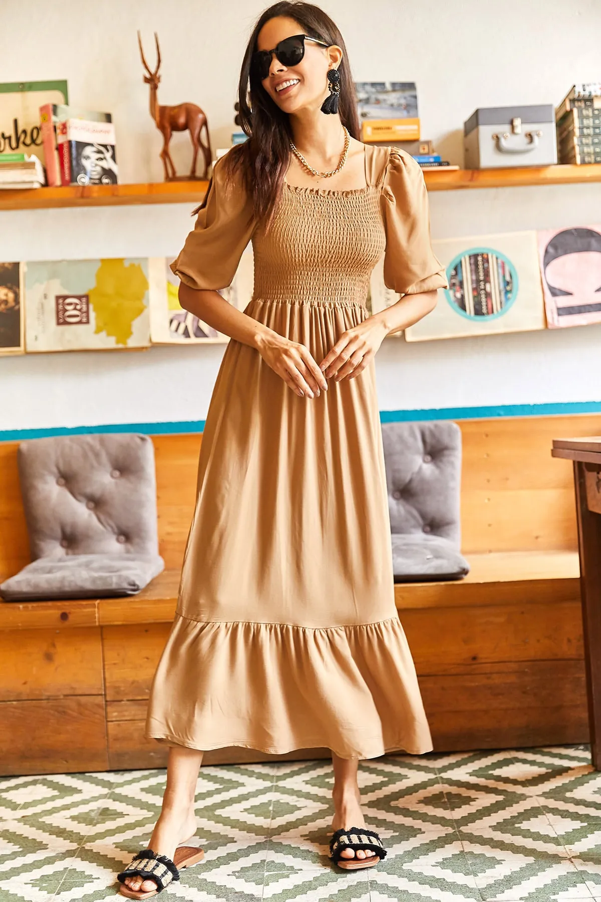 Olalook  Damen-Bodrum-Kleid mit Nerzoberteil und Gimped-Quadratkragen ELB-19001557